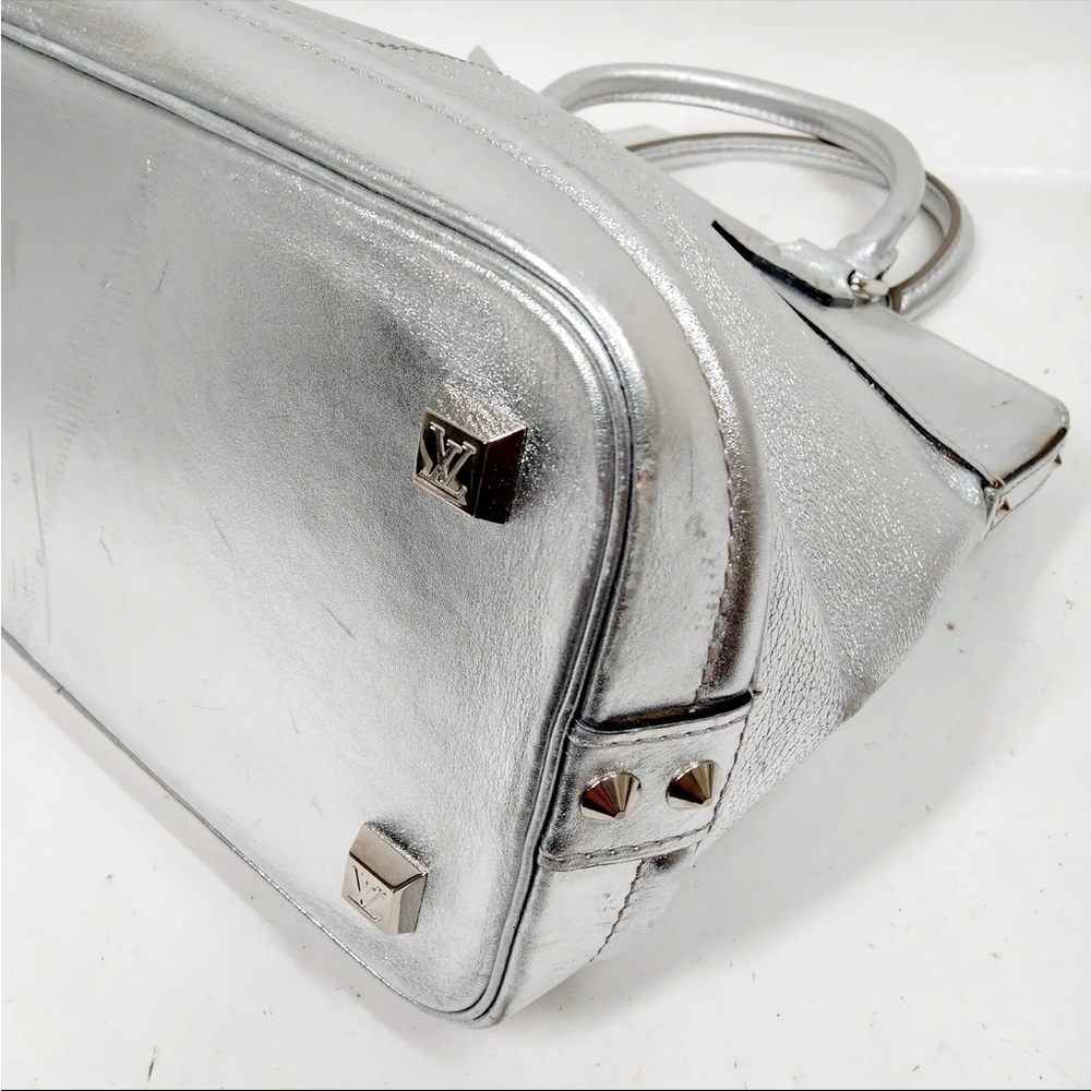 Authentic Louis Vuitton Suhali Lockit MM Silver - EUC - Rare piece from 2007 - Picture 9 of 11